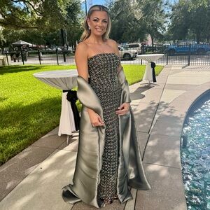 Vildane kamerolli black, silver and gold beaded dress with XL silver shall